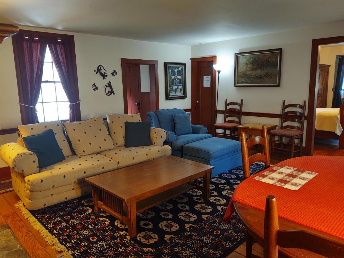 Hollowville 1805 House Bed & Breakfast מראה חיצוני תמונה
