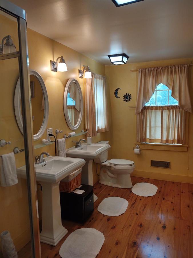 Hollowville 1805 House Bed & Breakfast מראה חיצוני תמונה